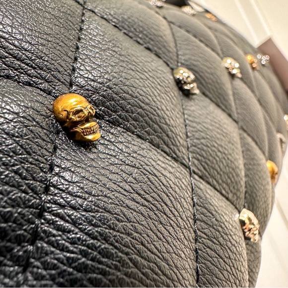 Betsey Johnson Jaw Dropping Skull Stud Tunnel Shoulder Bag NWT - Picture 5 of 15